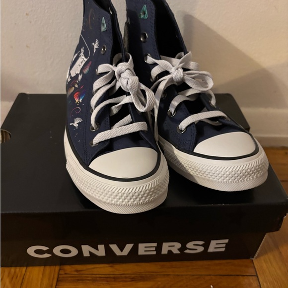 Brand New Coraline x Converse Woman Sz 8 with box - Picture 3 of 4